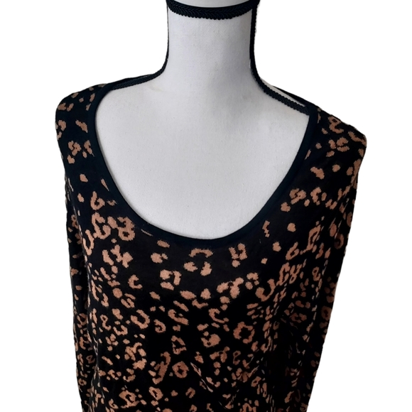 Charlie Paige Nadia Sweater Top Cheetah Print Large - Picture 3 of 10